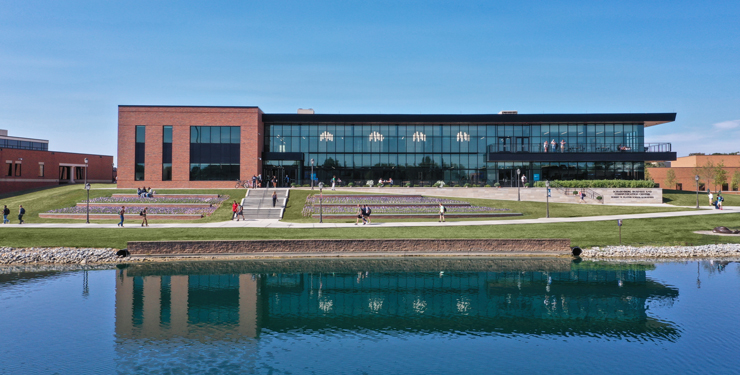 An exterior view of the Scharnberg Business and Communication Center 